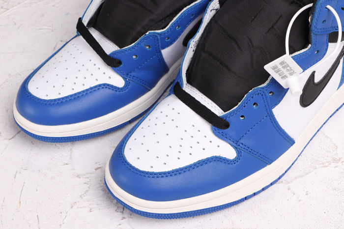 AJ 1 High Retro Classics Shoes 555088-403