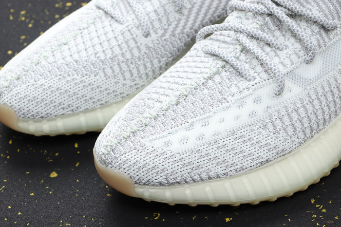 YEEZY BOOST 350 V2