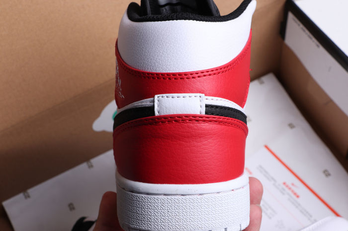 AJ 1 Mid Retro Classics Shoes 554724-116