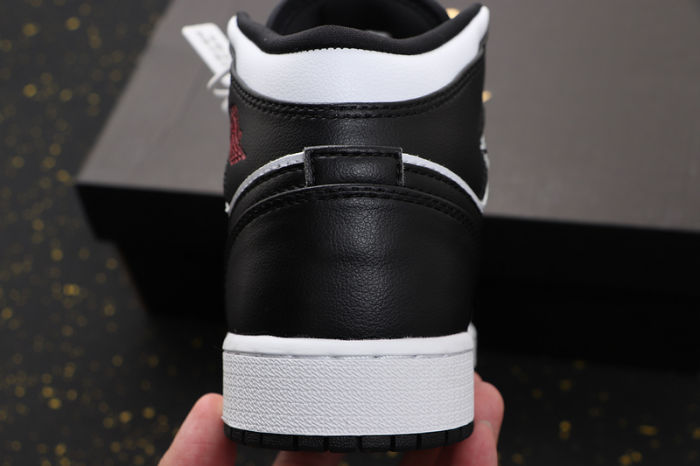 AJ 1 Mid Retro Classics Shoes BQ6472-101