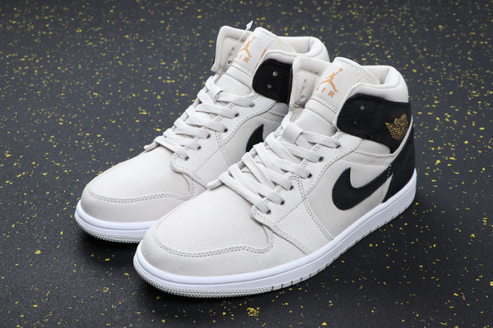 AJ 1 Mid Retro Classics Shoes 554724-023