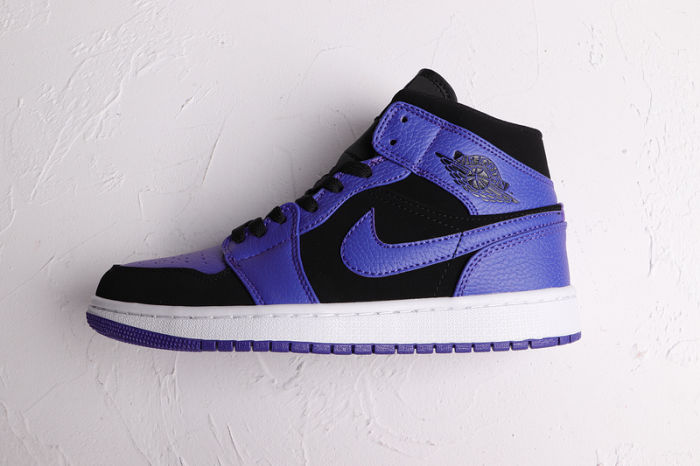 AJ 1 Mid Retro Classics Shoes 554724-051