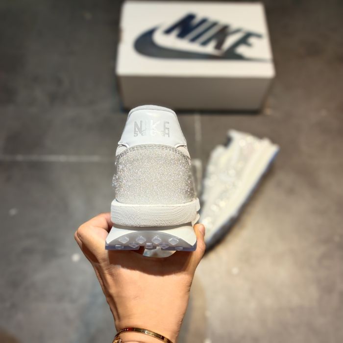 Sacai x Nike tripartite co branded color shoes