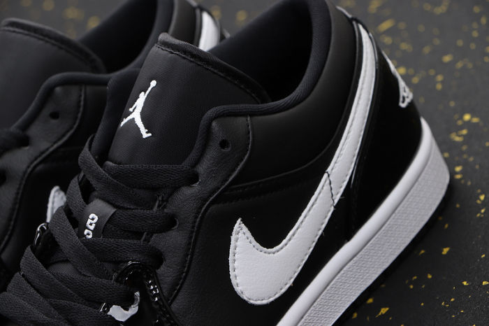 AJ 1 Low Retro Classics Shoes 553560-002