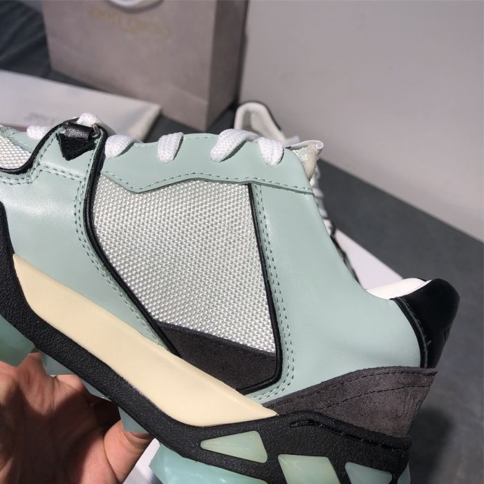 In 2020, the JC Sports Department will bring a series of luxurious, charming, hand-made and shocking works  Noble Series , which will inject unlimited creativity and details into this season's design.  The most eye-catching, most charming pair of shoes 👡, uses an unexpected new way to shine.  The fabric is selected from imported cowhide material combined with sequins to bring a luxurious and exquisite look. The exaggerated outsole shape creates just the right sense of modernity. ! The design is casual and