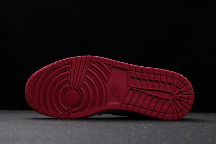 AJ 1 Mid Retro Classics Shoes 554724-066