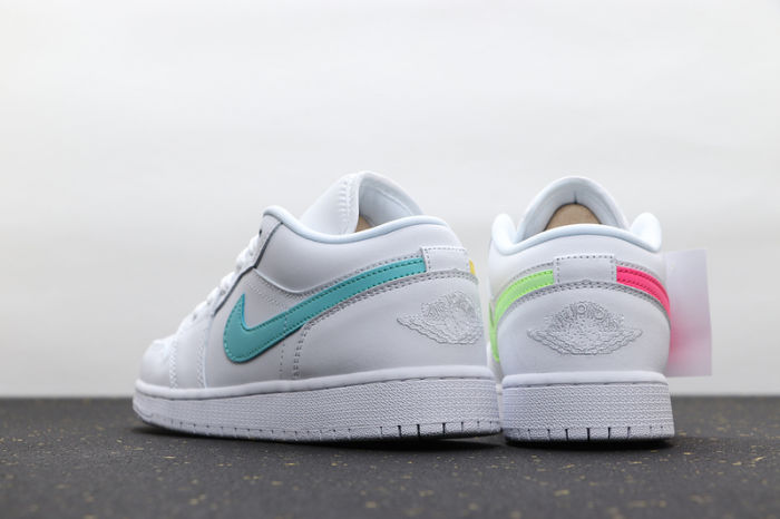 AJ 1 Low Retro Classics Shoes CW7009-100