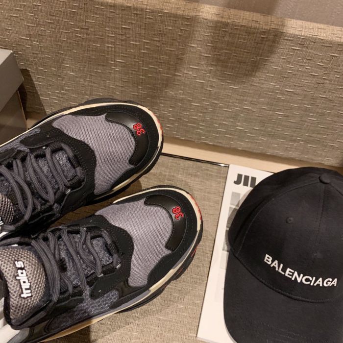 Balenciaga triple-s dad shoes