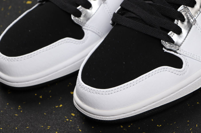 AJ 1 Mid Retro Classics Shoes 554724-121