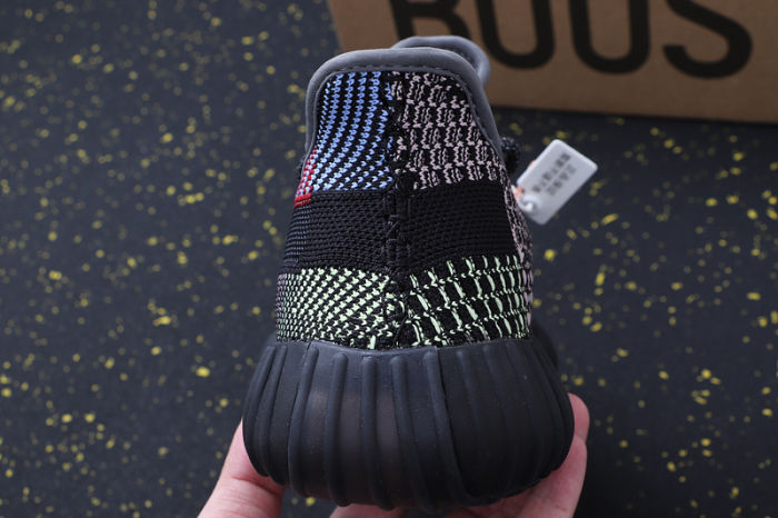 YEEZY BOOST 350 V2