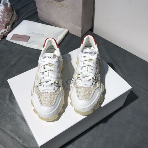 In 2020, the JC Sports Department will bring a series of luxurious, charming, hand-made and shocking works  Noble Series , which will inject unlimited creativity and details into this season's design.  The most eye-catching and glamorous pair of shoes 👡, using an unexpected new way to shine.  The fabric is selected from imported cowhide material combined with sequins