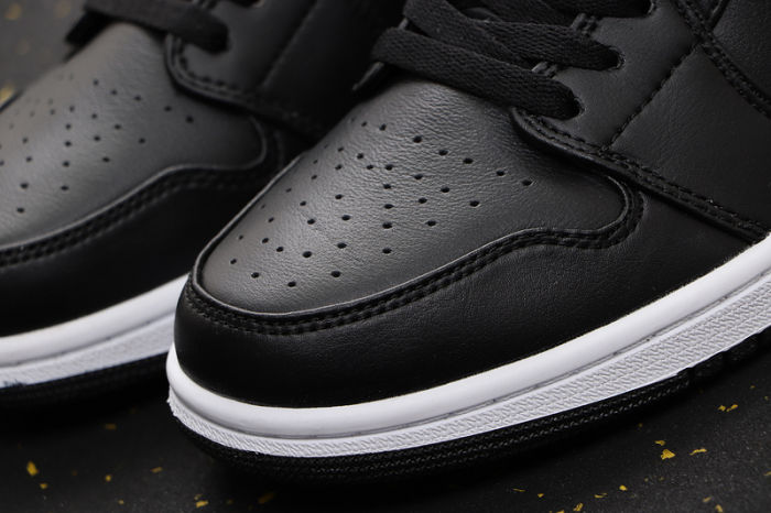 AJ 1 Low Retro Classics Shoes AO9944-001