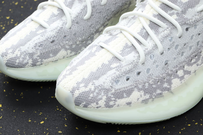 YEEZY BOOST 380 Alien