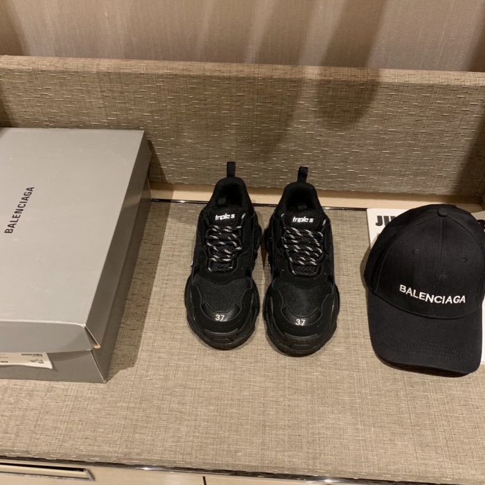 Balenciaga triple-s dad shoes
