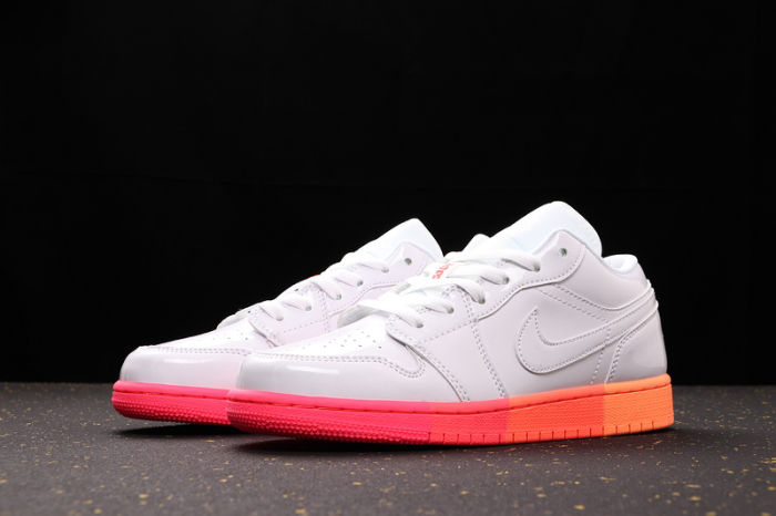 AJ 1 Low Retro Classics Shoes 553560-100