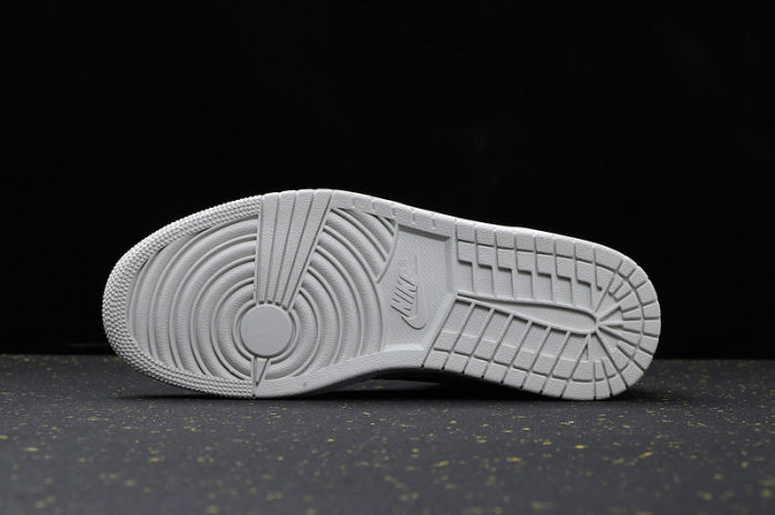 AJ 1 Mid Retro Classics Shoes 554724-023