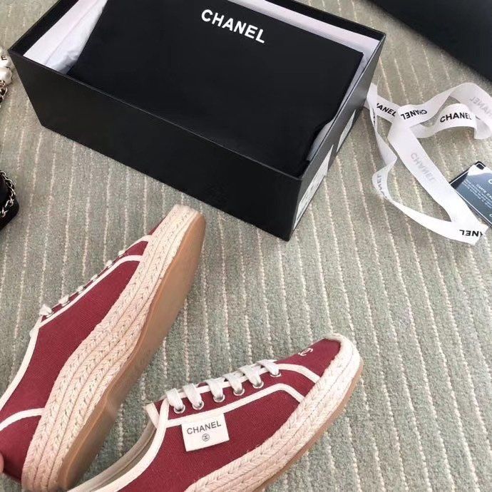 Chanel 20ss new embroidered embossed round head canvas shoes