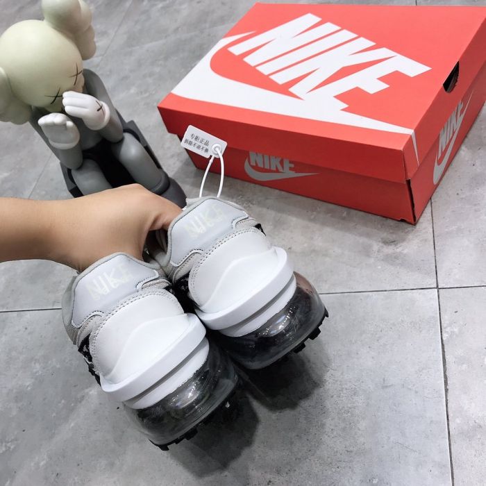 Nike ldwaffle sacai abrasion resistant and cushioned leisure sports running shoe