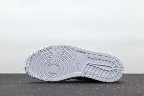 AJ 1 Mid Retro Classics Shoes CV3018-001