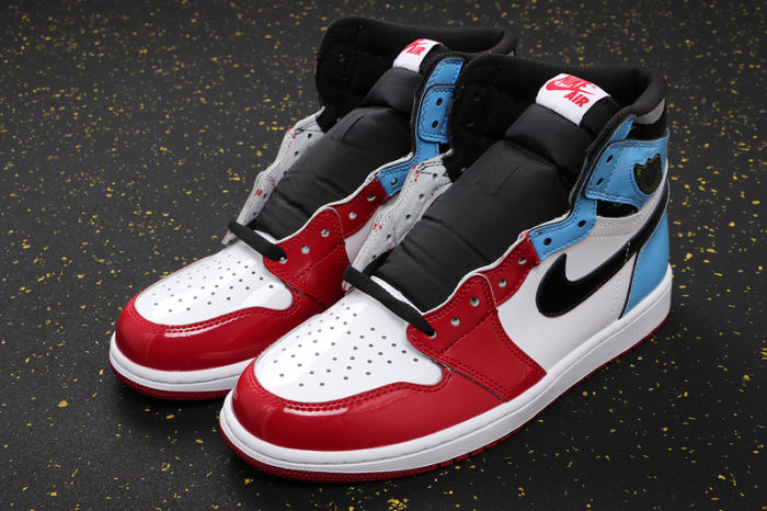 AJ 1 High Retro Classics Shoes CK5666-100