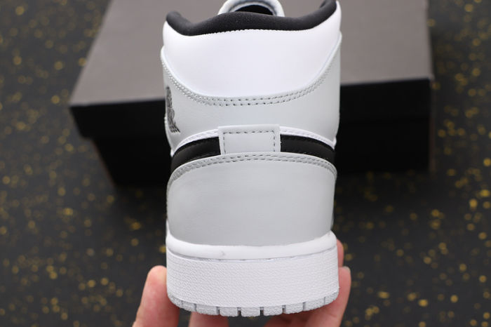 AJ 1 Mid Retro Classics Shoes 554724-092