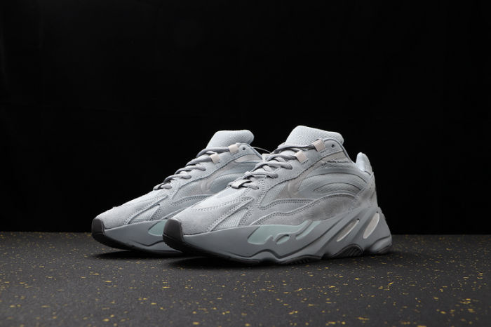 YEEZY BOOST 700