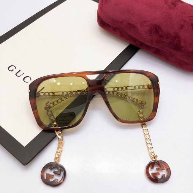 Gucci pendant double G sunglasses