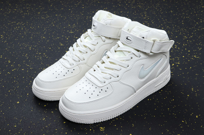 Air Force 1 Retro Mid