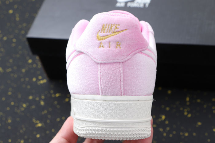 WMNS Air Force 1'07 Premium 3