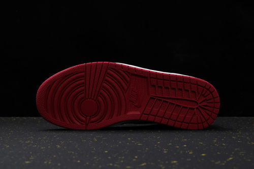 AJ 1 Mid Retro Classics Shoes 555088-062