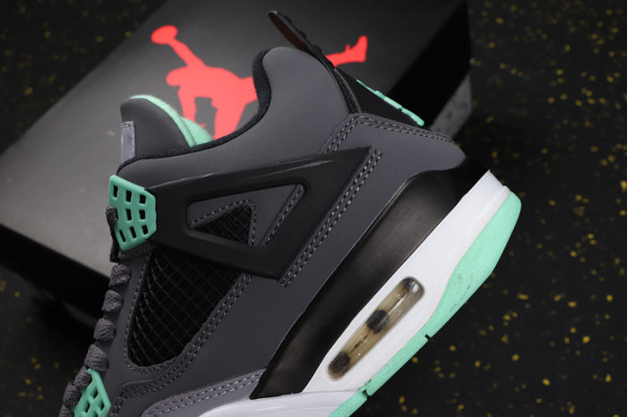AJ4 Retro Classics Shoes 308497-033