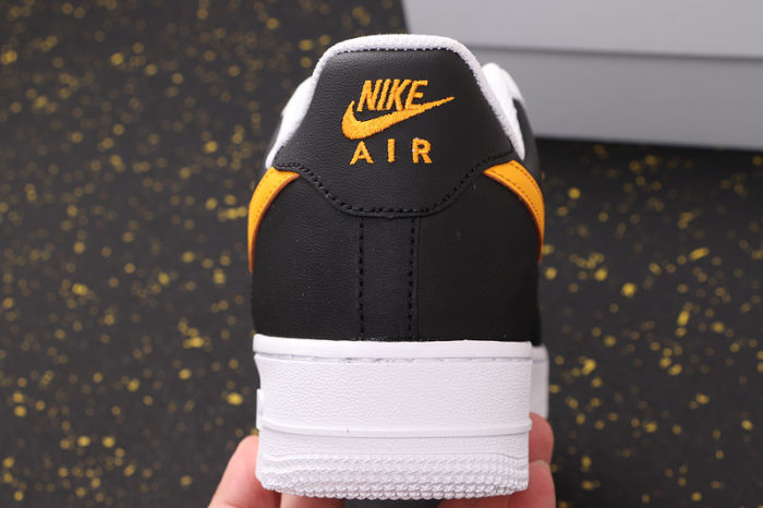 Air Force 1 '07 Low Platinum Taxi
