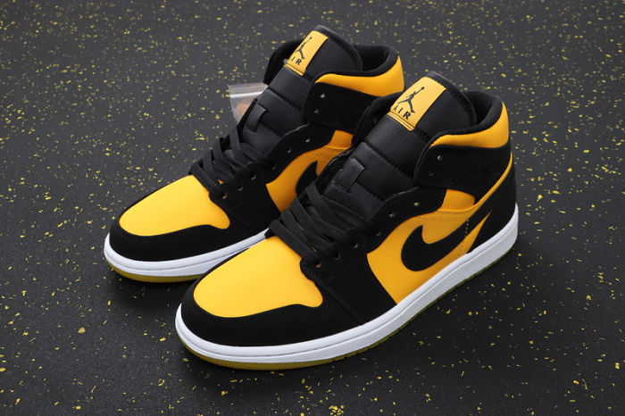 AJ 1 Mid Retro Classics Shoes CD6759-007