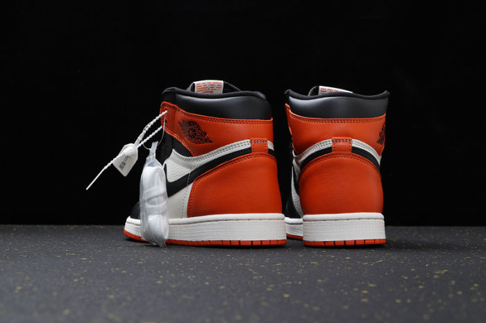 AJ 1 High Retro Classics Shoes 555088-005