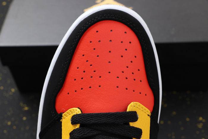 AJ 1 Mid Retro Classics Shoes 852542-087