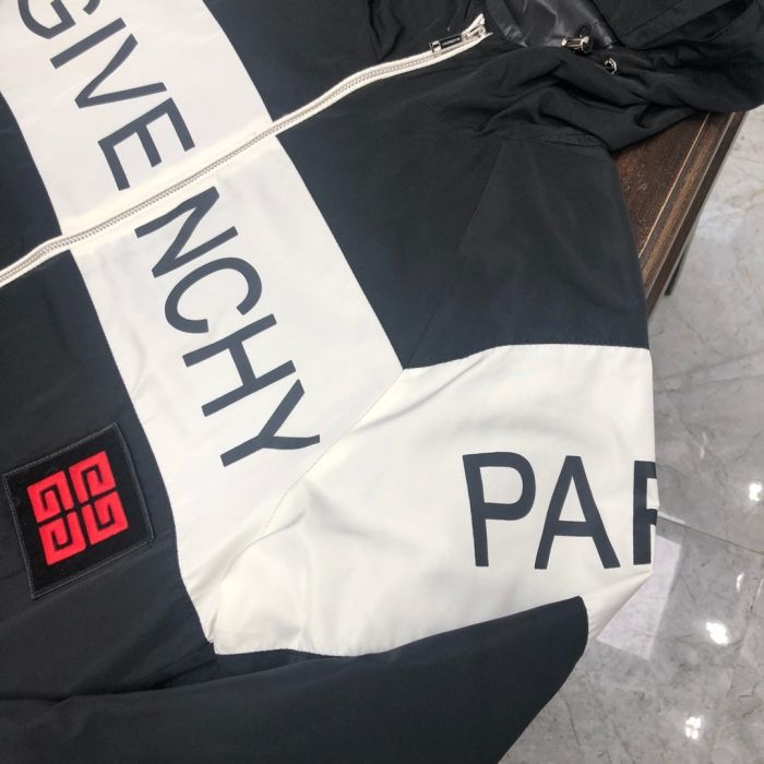 GIVENCHY GIVENCHY jacket, dust coat, light and comfortable 🌹 high grade order high standard custom windproof, waterproof, fabrics, upper body very stylish 🍃 popular letters design tide male heart ready!Hardware for each have unique ‼ any fashion top can match the real order