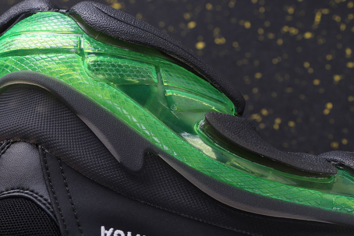 Triple S Classics DA96