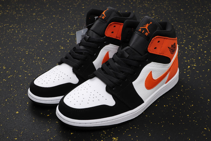 AJ 1 Mid Retro Classics Shoes 554724-058