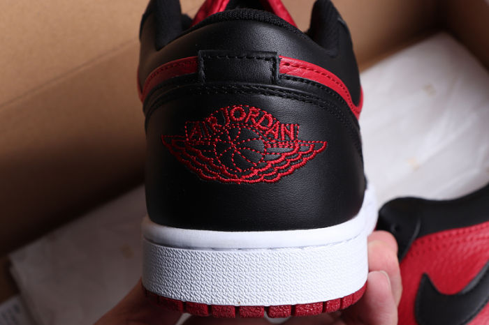 AJ 1 Low Retro Classics Shoes 553558-610