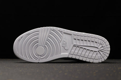 AJ 1 Mid Retro Classics Shoes 554724-105