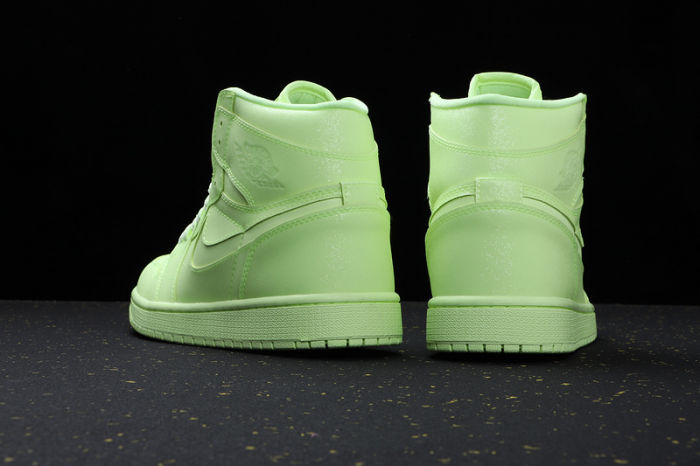 AJ 1 High Retro Classics Shoes 907958-700