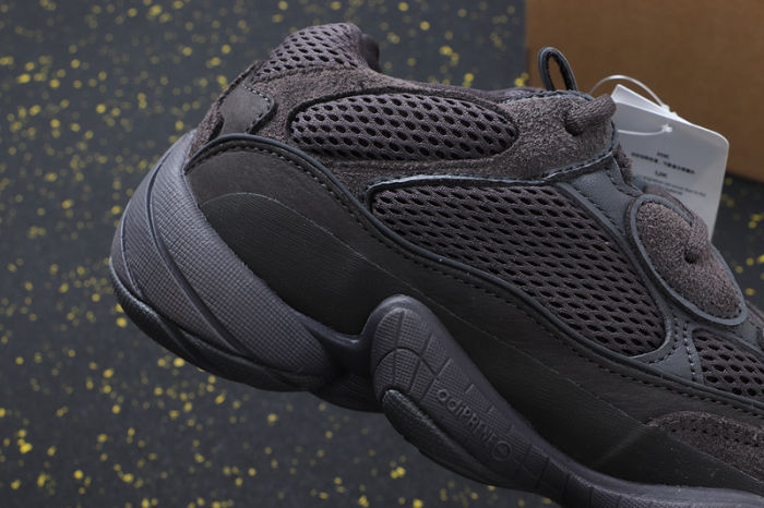 YEEZY BOOST 500