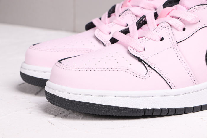 Women's AJ 1 Mid Retro Classics Shoes 555112-601