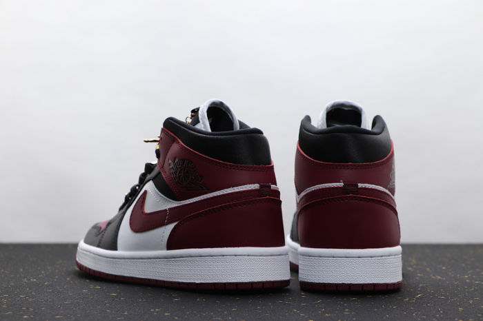 AJ 1 Mid Retro Classics Shoes CZ4385-016