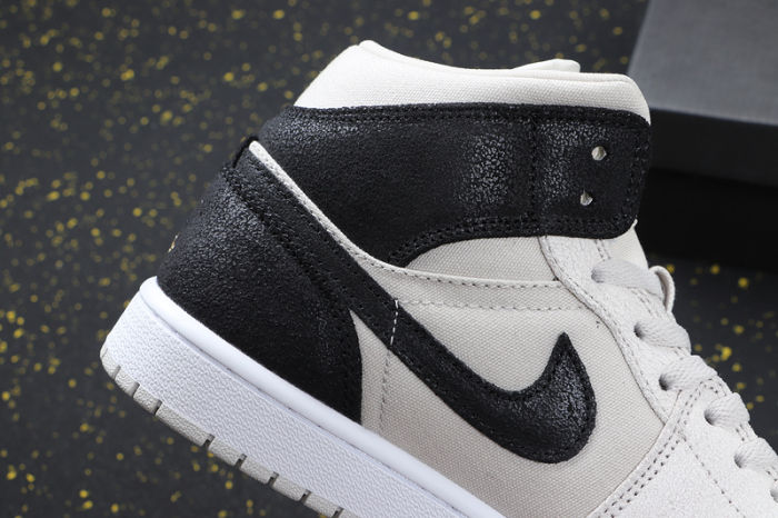 AJ 1 Mid Retro Classics Shoes 554724-023