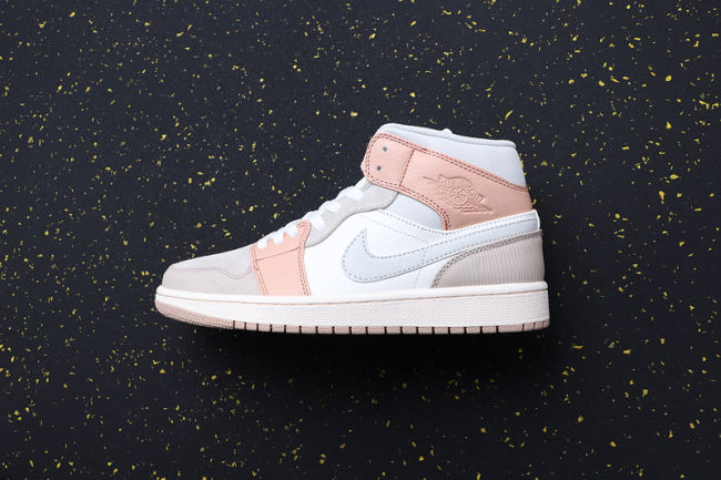 AJ 1 Mid Retro Classics Shoes CV3044-100