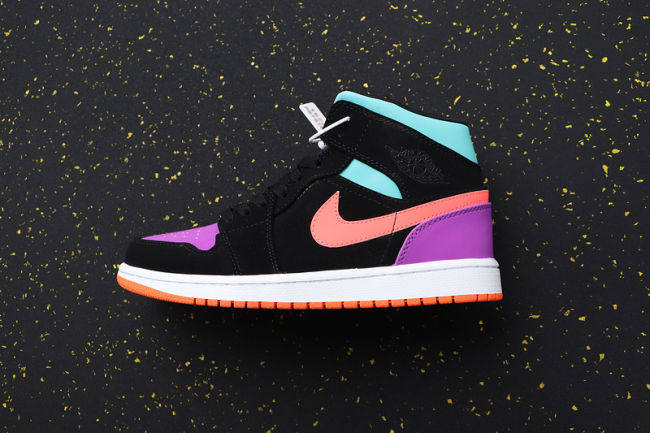 AJ 1 Mid Retro Classics Shoes 554724-083