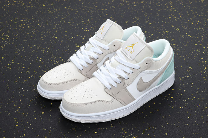 AJ 1 Low Retro Classics Shoes CV3043-100