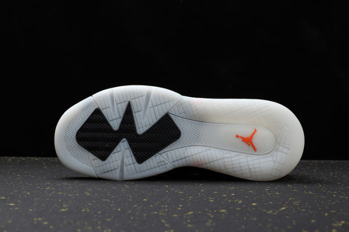 AJ270 Retro Classics Shoes CD7070-008