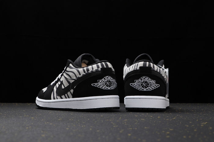 AJ 1 Low Retro Classics Shoes 553560-057